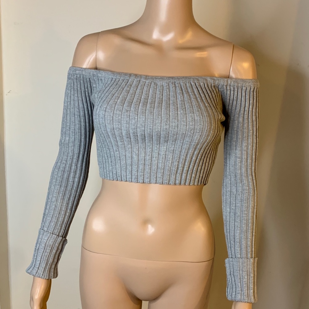 Grey off shoulder crop sweater-Medium